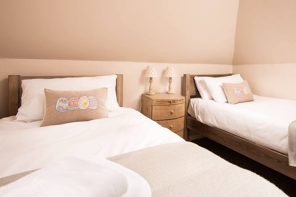 Eildon Melrose Holiday Cottages & Log Cabins - The Granary in Melrose, Scottish Borders