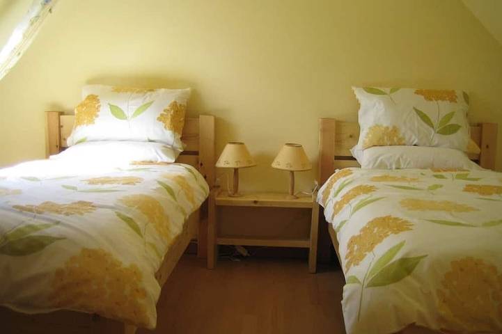 Gîte pour 5 personnes, avec terrasse et jardin dans La Roche-Jaudy - 2