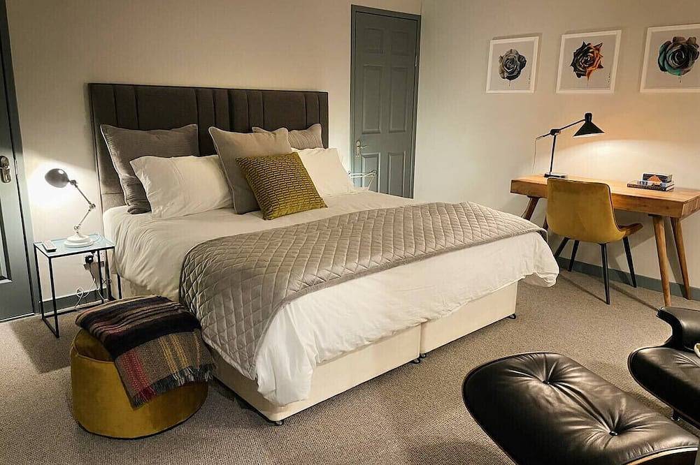 New to Vrbo: Historic Central Lerwick House | Pets Welcome in Shetland Inseln