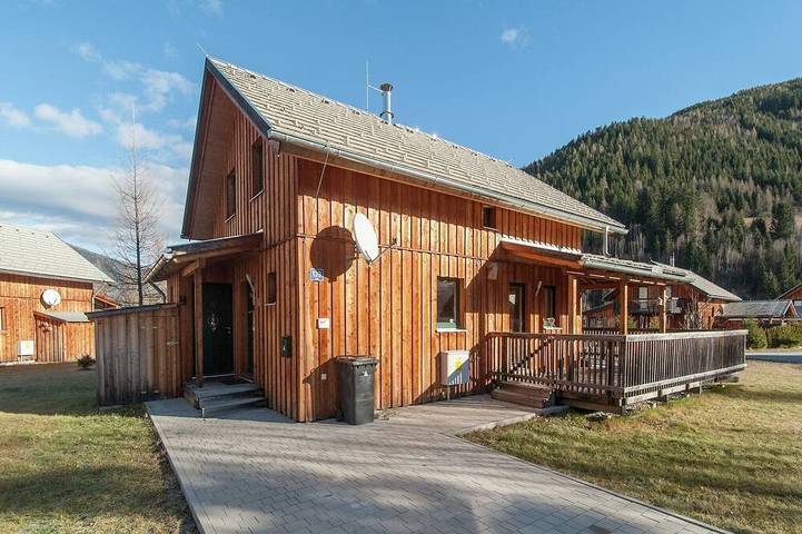 Chalet für 9 Personen, mit Garten und Terrasse sowie Whirlpool - 1