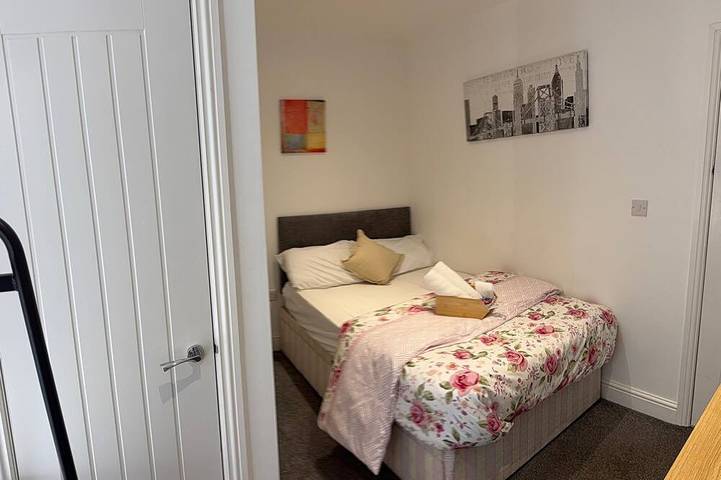 Anfield View Escape – Private Ensuite Room Near Stadium & Shops in Liverpool, Merseyside