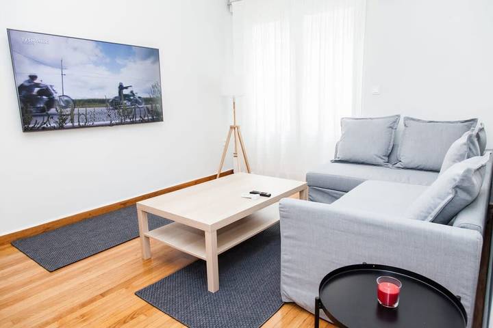 Vacation rental for 6 people in Athens