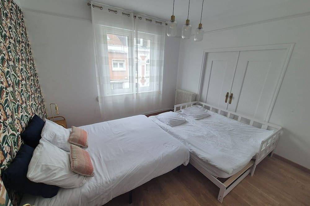 Geheel appartement, Apartment in the center of town, 10 minutes from the beach, ideal for families  in Calais, Calais en omgeving