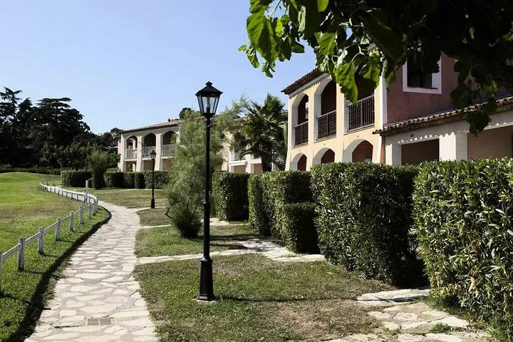 Ganzes Studio, Studioauswahl (5 Personen) in Grimaud, Mittelmeerküste (Frankreich)