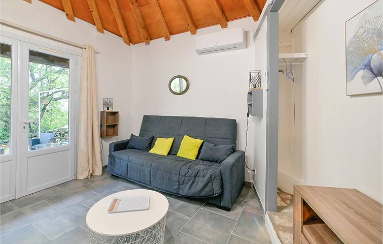 Gîte pour 2 personnes, avec piscine et terrasse en Ardèche - 4