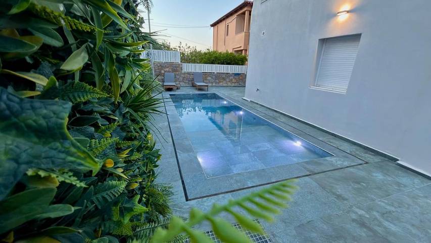 Ferienhaus für 6 Personen, mit Balkon und Whirlpool sowie Terrasse und Garten