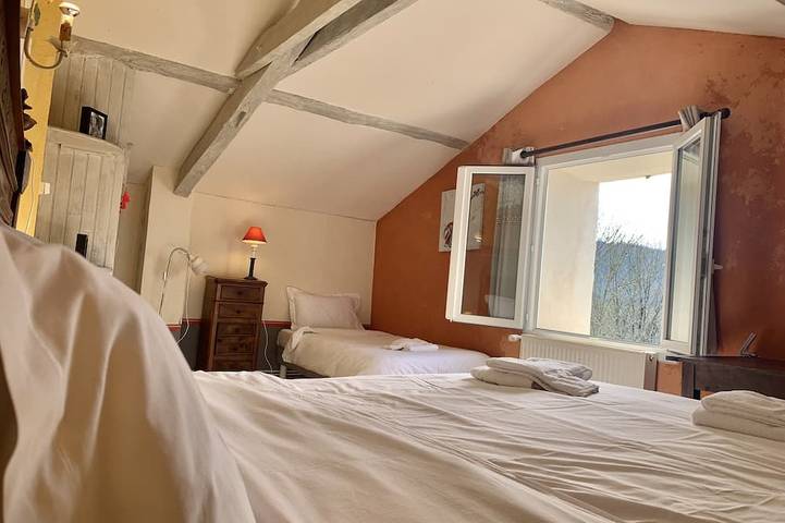 Location de vacances pour 6 personnes, avec balcon et piscine à Saint-Géry - 3