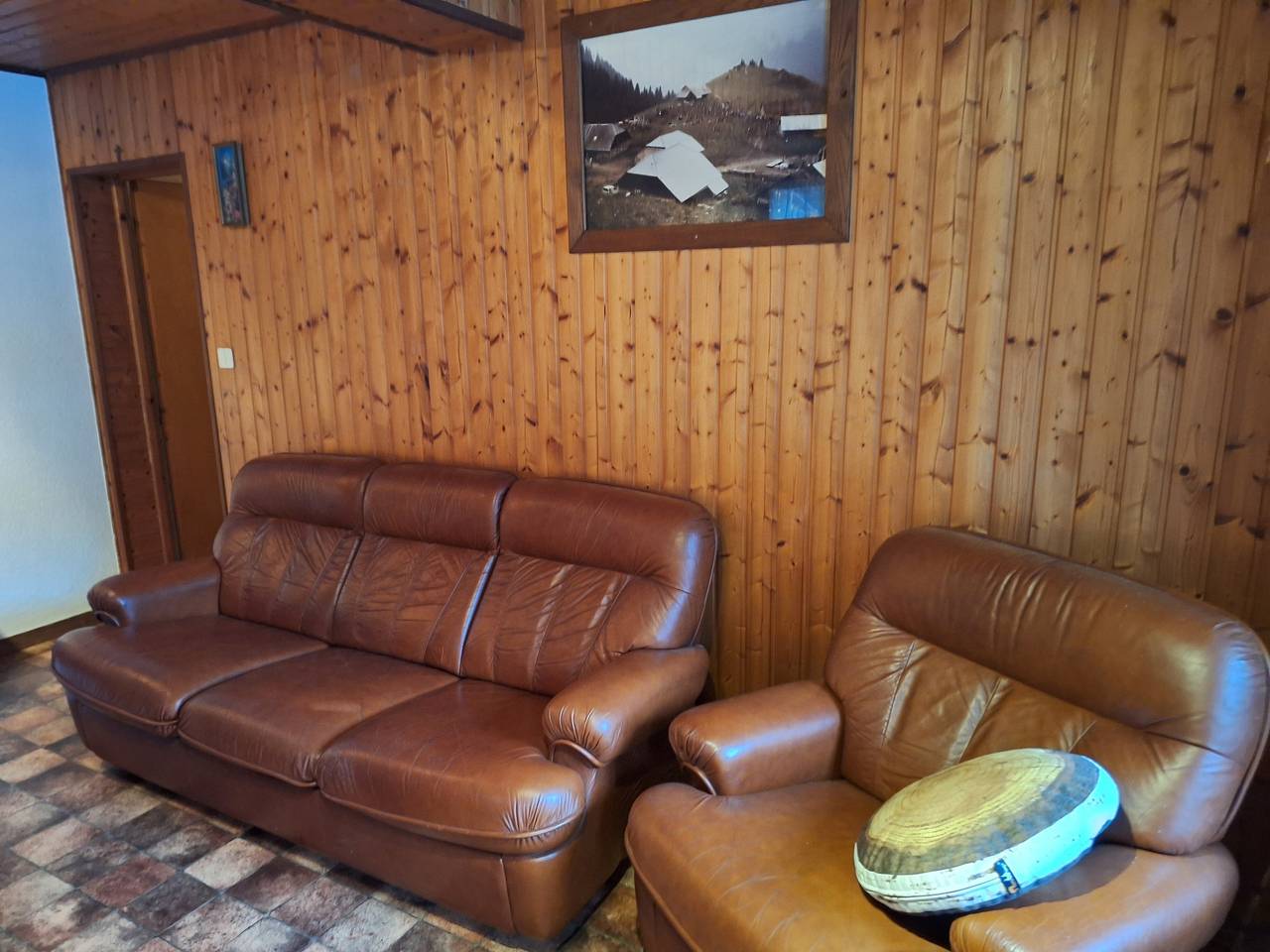 Appartement entier, Appartement « Proche des stations de ski » avec vue montagne, terrasse privée et Wi-Fi in Abondance, Les Portes du Soleil
