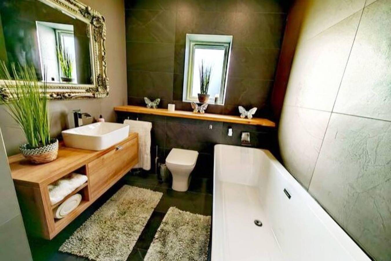 4 Bed Villa Sleeps 8 -Private Terrace-Free parking in Cornwall