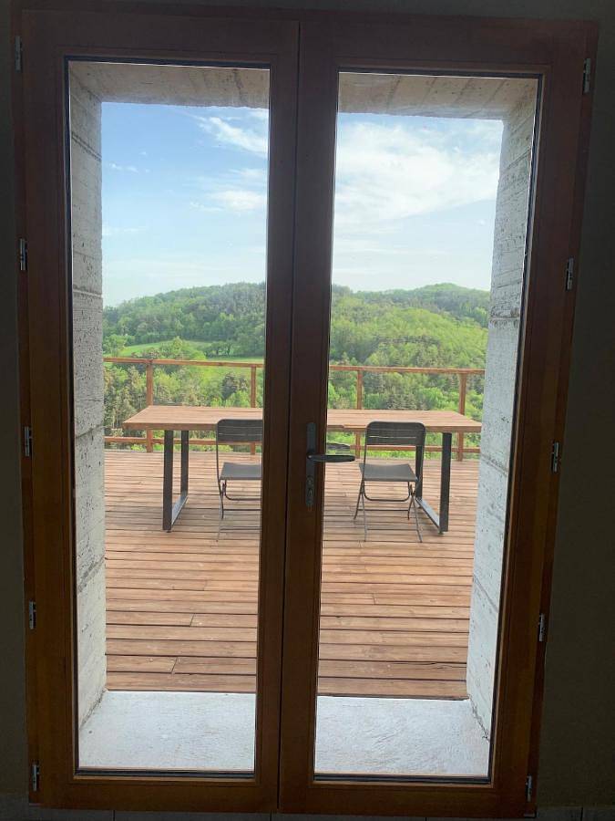Location de vacances pour 6 personnes, avec jardin ainsi que terrasse et vue à Alboussière - 3