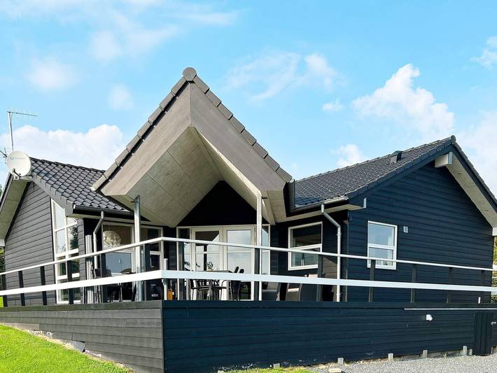 Ferienhaus für 8 Personen, mit Terrasse und Garten sowie Ausblick in Eskov Strandpark