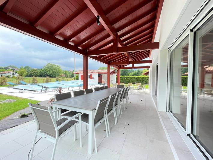 Gîte pour 14 personnes, avec jardin ainsi que piscine et terrasse à Sare - 3