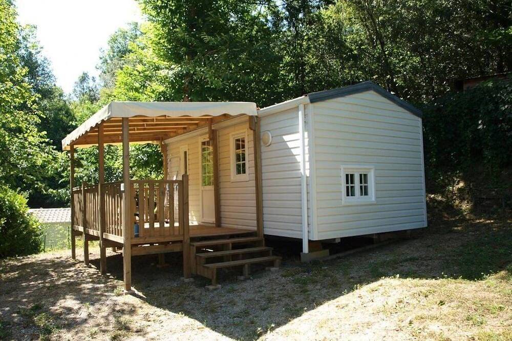 Zecamping 4* familial piscine mobil-home Tv Bbq clim 16m2 2 pers in Mialet, Cevennen