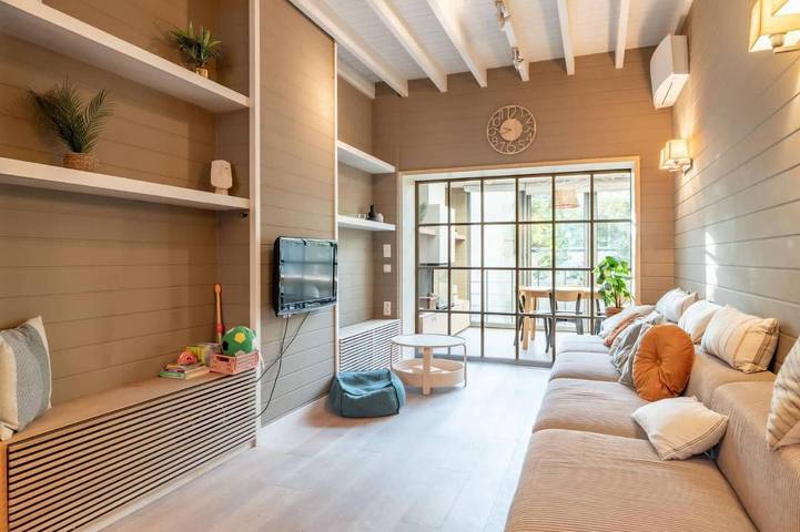 Ferienhaus für 9 Personen, mit Whirlpool und Garten sowie Sauna