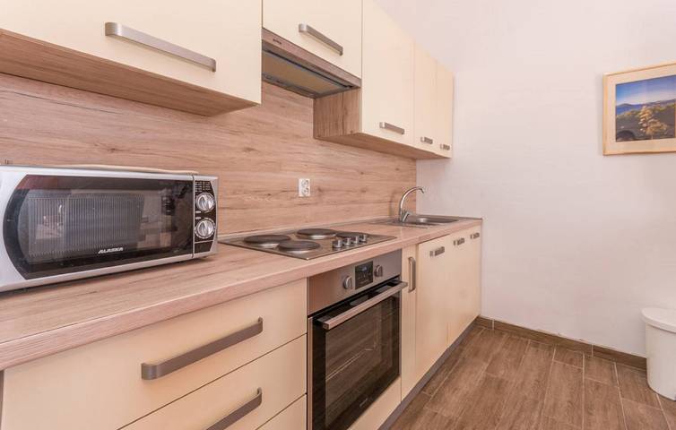 Ferienwohnung für 6 Personen, mit Balkon und Terrasse sowie Garten in Drage (Pakoštane) - 3