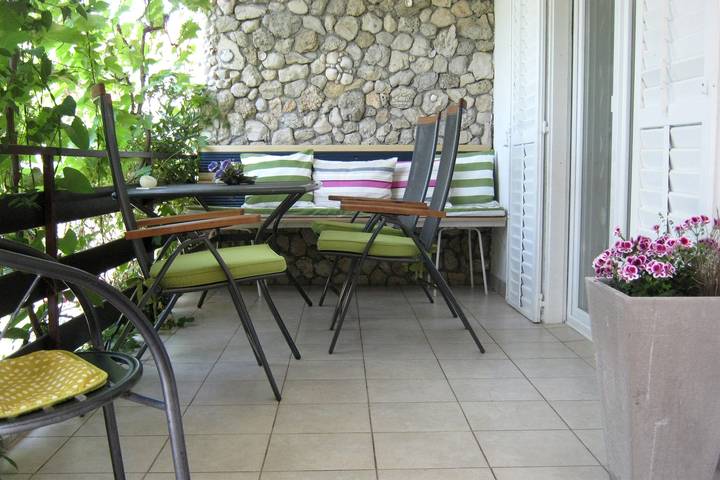 Apartament wakacyjny dla 10 osób, z balkon/ taras w Vodice
