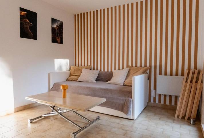 Gîte pour 4 personnes, avec Terrasse ainsi que Jardin et Vue à Laye (homonymie)