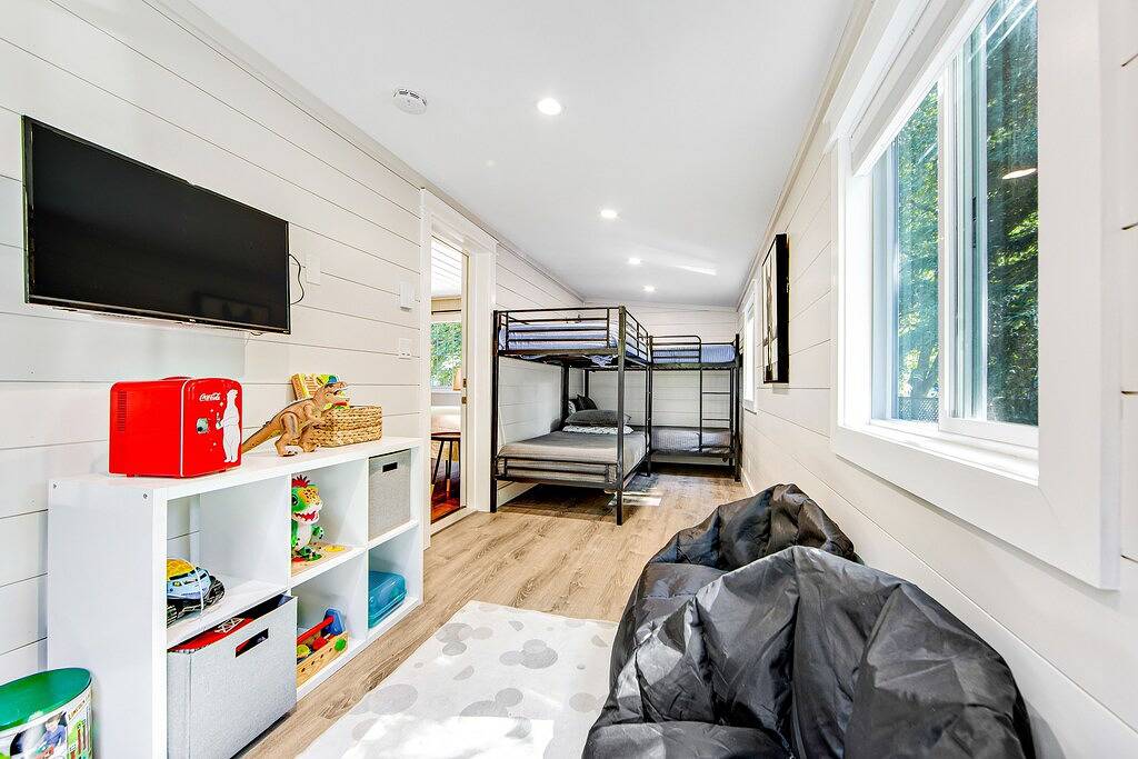 Dog-Friendly Home w/ 2 Decks, Wifi & W/D - Near Vineyards & Russian River in Forestville, California North Coast