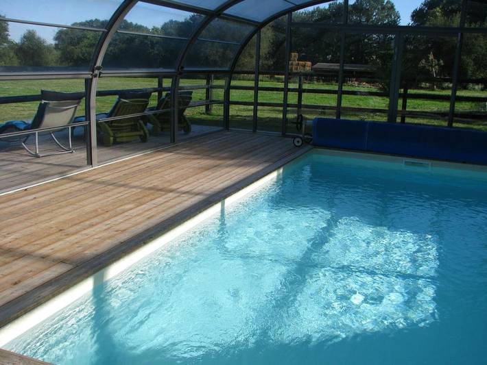 Gîte pour 10 personnes, avec piscine et jardin dans Longny-les-Villages