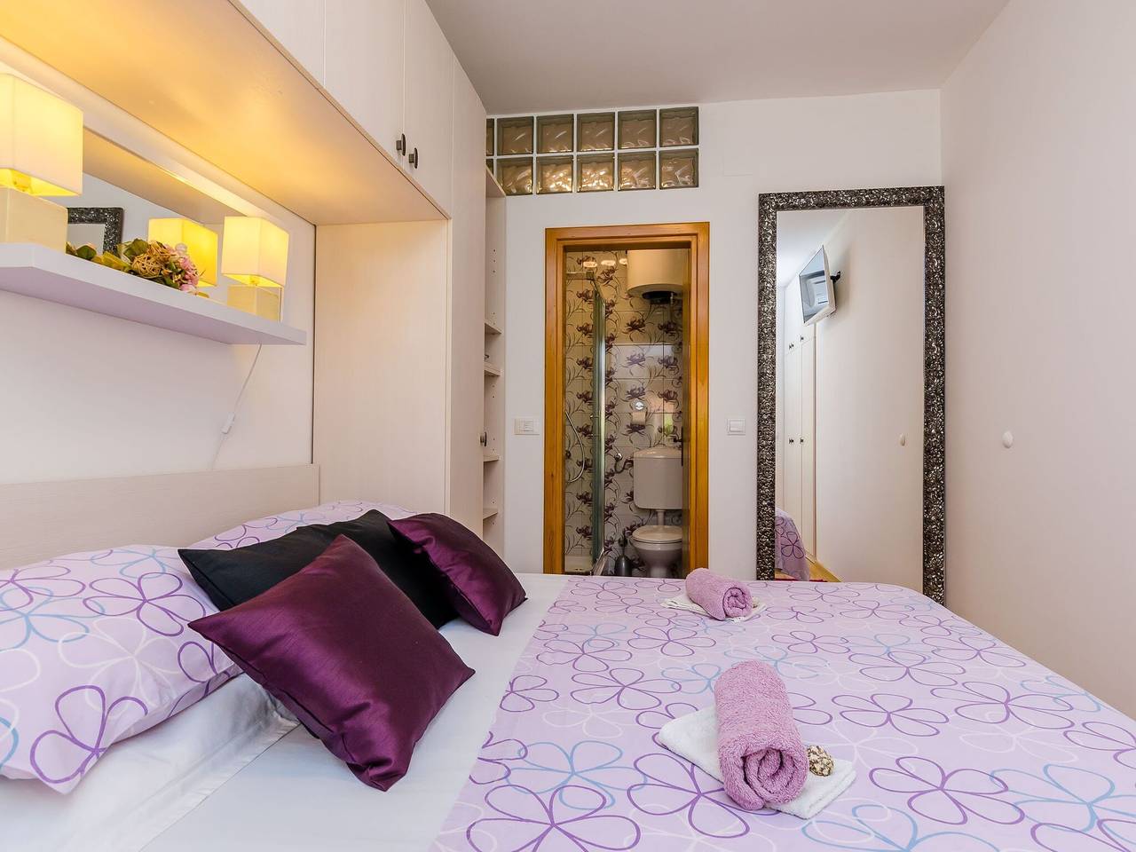 Entire apartment, Apartments and Room Frane - Double Room in Dubrovnik, Grad Dubrovnik