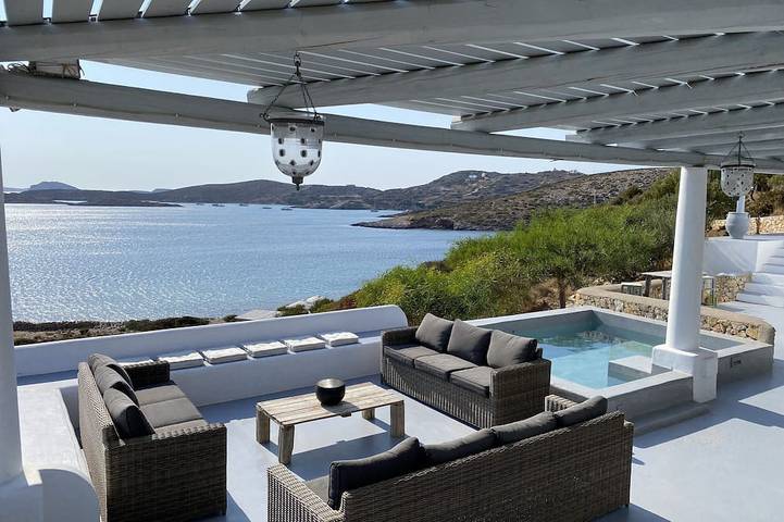 Vacation rental for 14 people, with Balcony and Hot tub as well as Yard in Samos