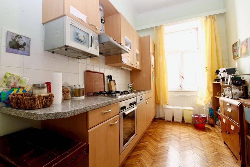 Apartamento inteiro, Your sunny, central and quiet home with garden in Viena, Danúbio Baixa Áustria