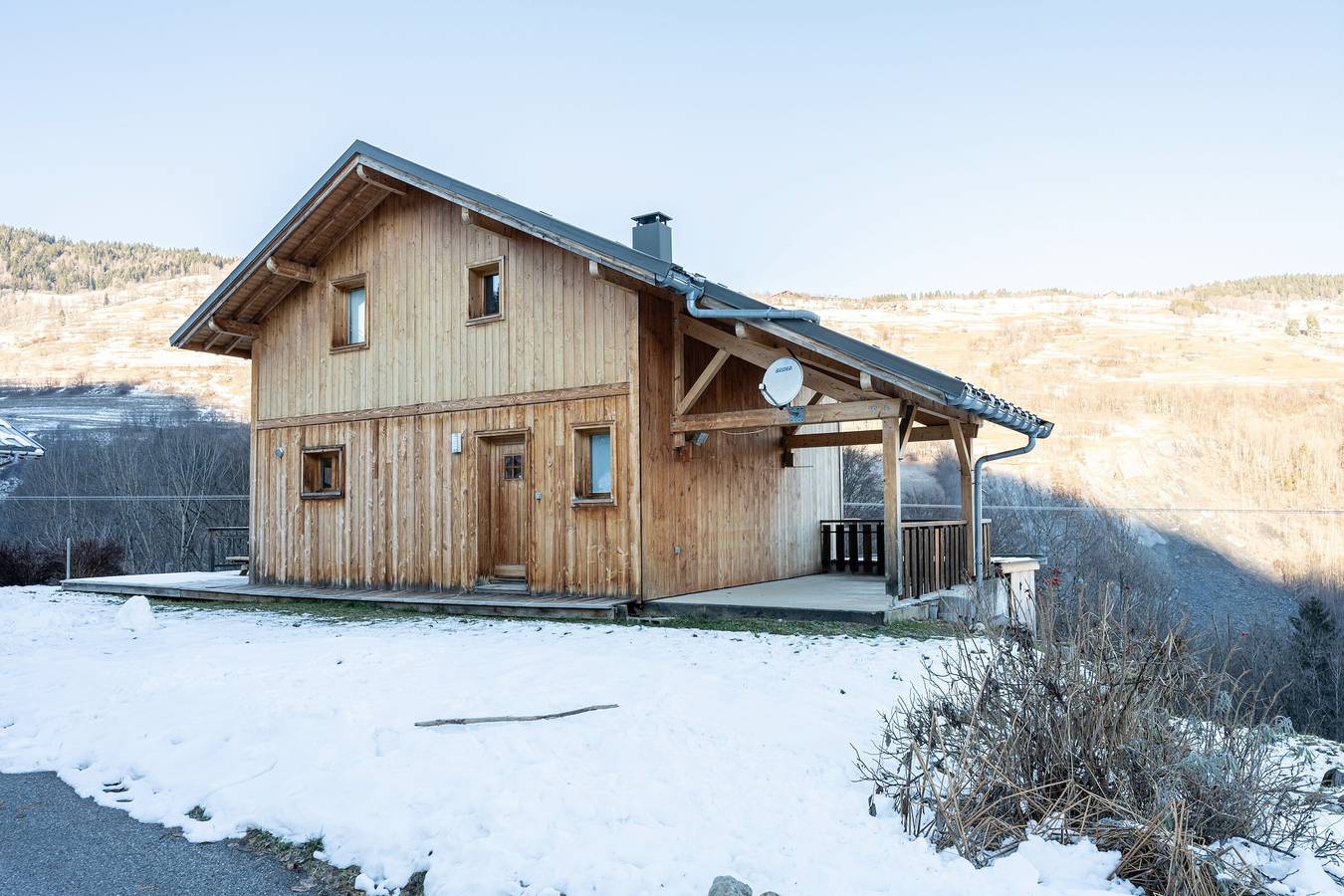 Chalet "Du Fey" avec vue sur les montagnes, terrasse privée et Wi-Fi in Les Avanchers-Valmorel, Le Grand Domaine