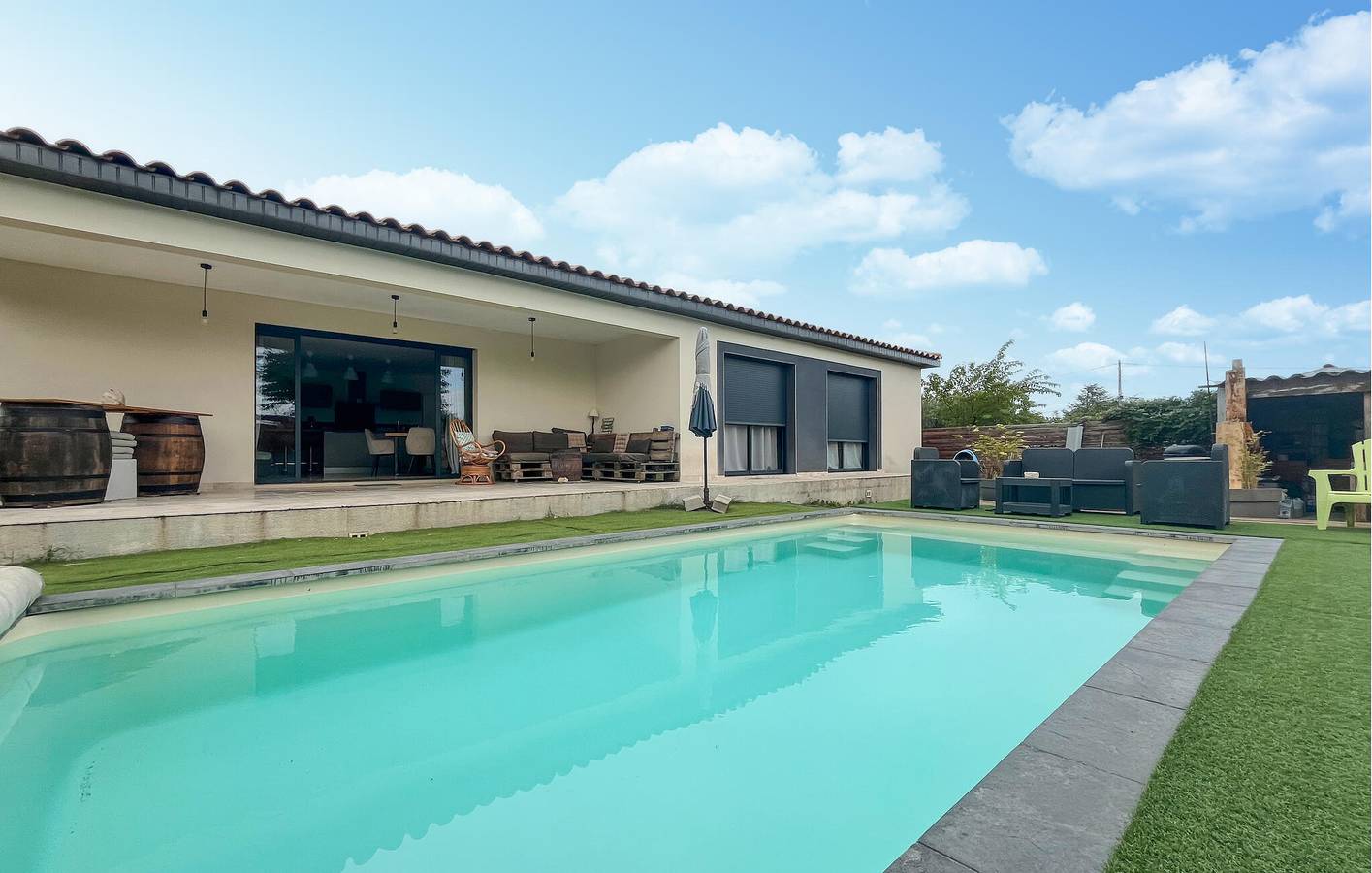Acogedor apartamento con piscina y WiFi cerca de Saint-Geniès-de-Comolas in Saint-Geniès-de-Comolas, Region de Nimes