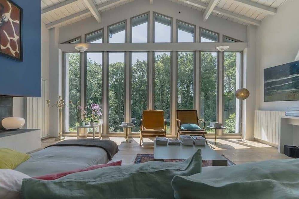 Maison prémium St Jean de Luz, piscine chauffée in Saint-Pée-sur-Nivelle, Région de Bayonne