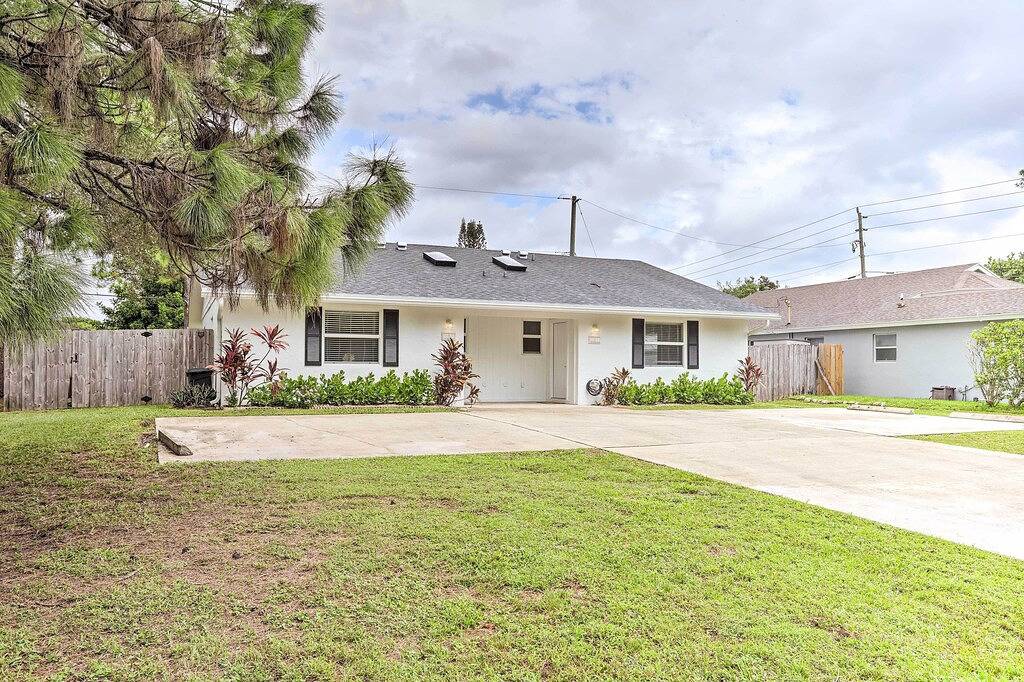 Jupiter Townhome w/ Patio & Yard ~ 6 Mi to Beach! in Jupiter, Palm Beach County