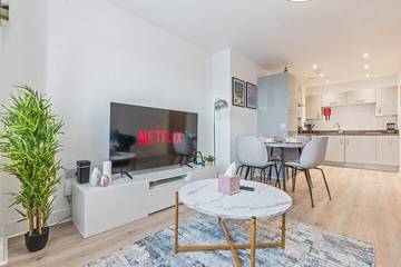 Holiday Apartment for 2 People in Coventry, Heart of England, Photo 2