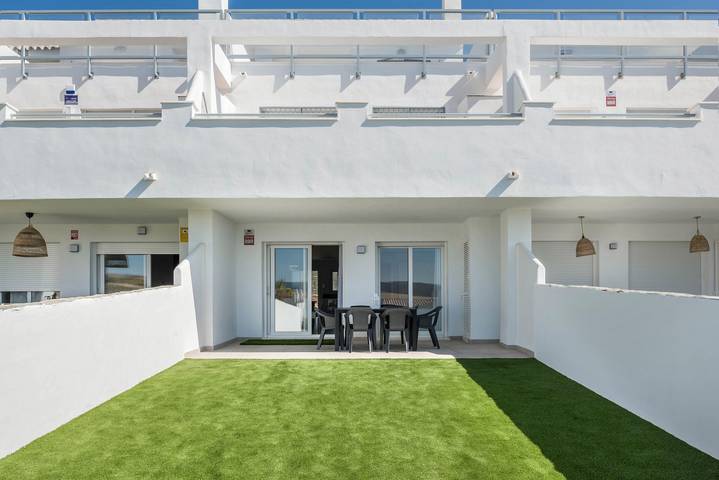 Entire apartment, Apartment 'Apartamento Poniente' with Sea View, Wi-Fi and Air Conditioning in Atlanterra, Tarifa