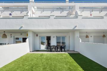 Vacation Rental for 4 Guests in Atlanterra, Tarifa, Picture 1