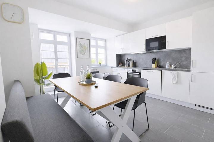 Ferienwohnung für 8 Personen, mit Balkon in Merseburg