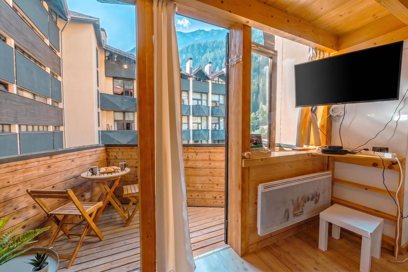 Ganze Wohnung, Grand Roc C322 280m from Slopes, Parking & Wifi in Argentière, Chamonix