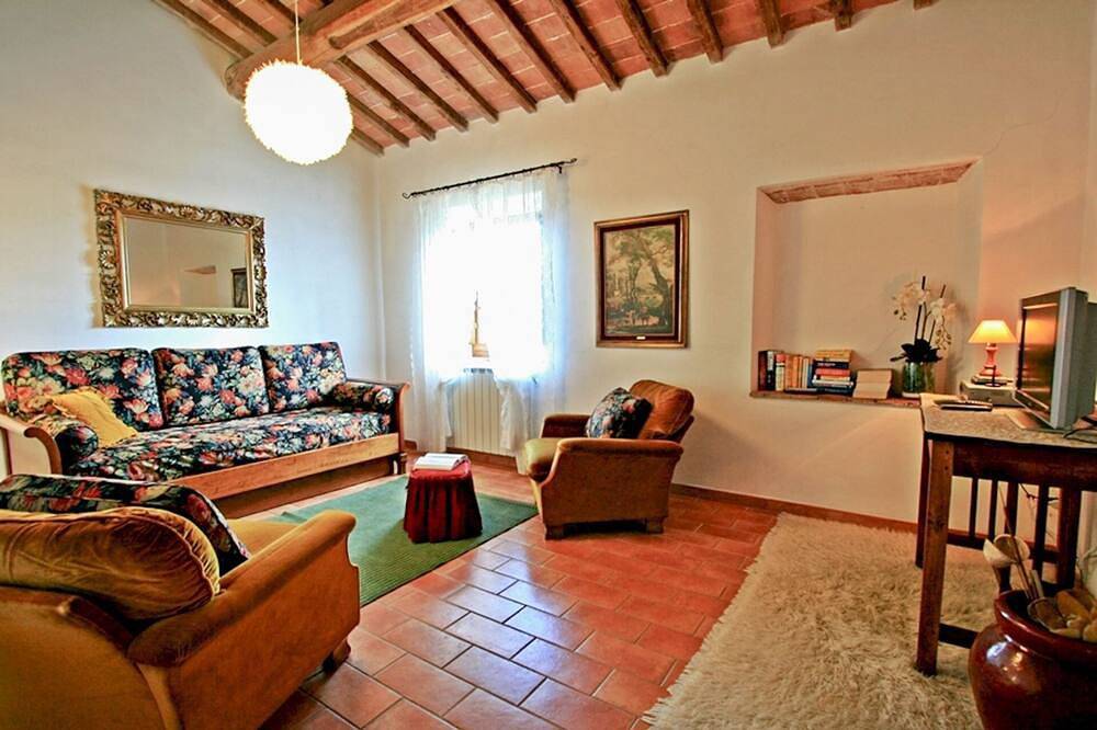 Typical farmhouse with private pool between Pisa and Siena in Pomarance, Riserva Naturale di Monterufoli