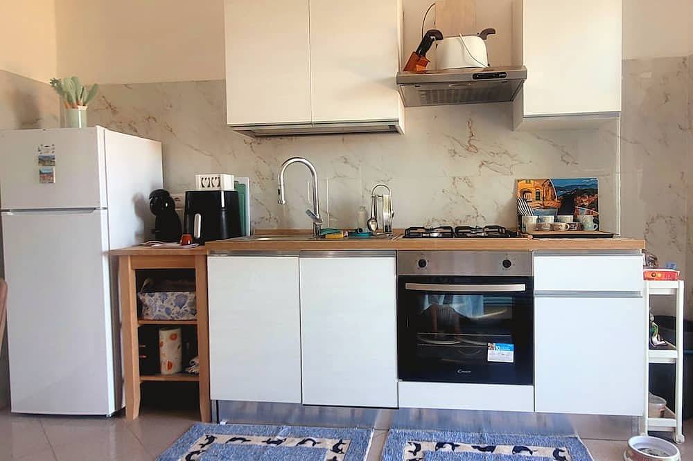 Apartamento entero, Apartment in Cinque Terre area renovated to new 2.5 km from the sea  in La Spezia, Riviera Italiana