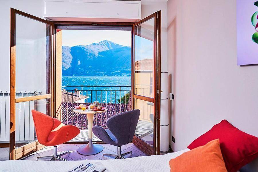 Ganze Ferienwohnung, Appartement "Comomeer" mit Aussicht auf das Wasser in Acquaseria, Comune di San Siro