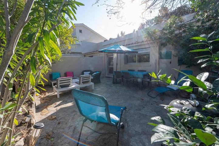 Gîte pour 3 personnes, avec jardin et vue dans Plage d'Aiguebelle - 2