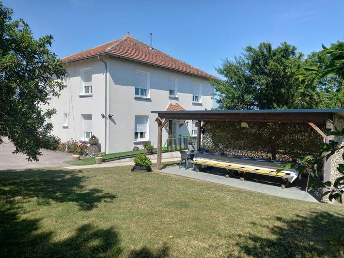 Location de vacances pour 14 personnes, avec vue et terrasse à Velle-sur-Moselle - 2