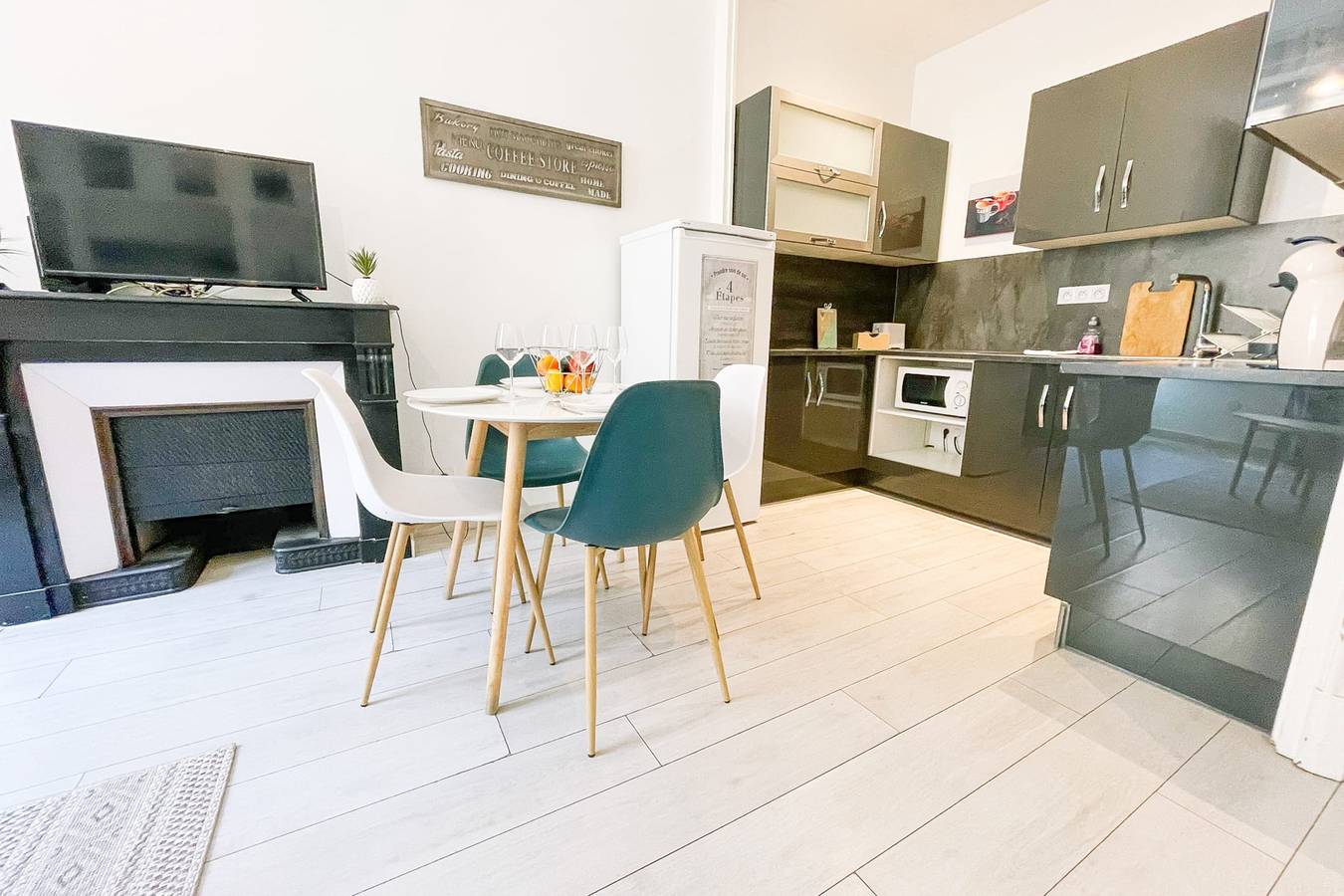 Appartement entier, #B3 | Light Pink |T2 proche Jaurès, Estacade | Lumineux 🦩 in Grenoble, Isère