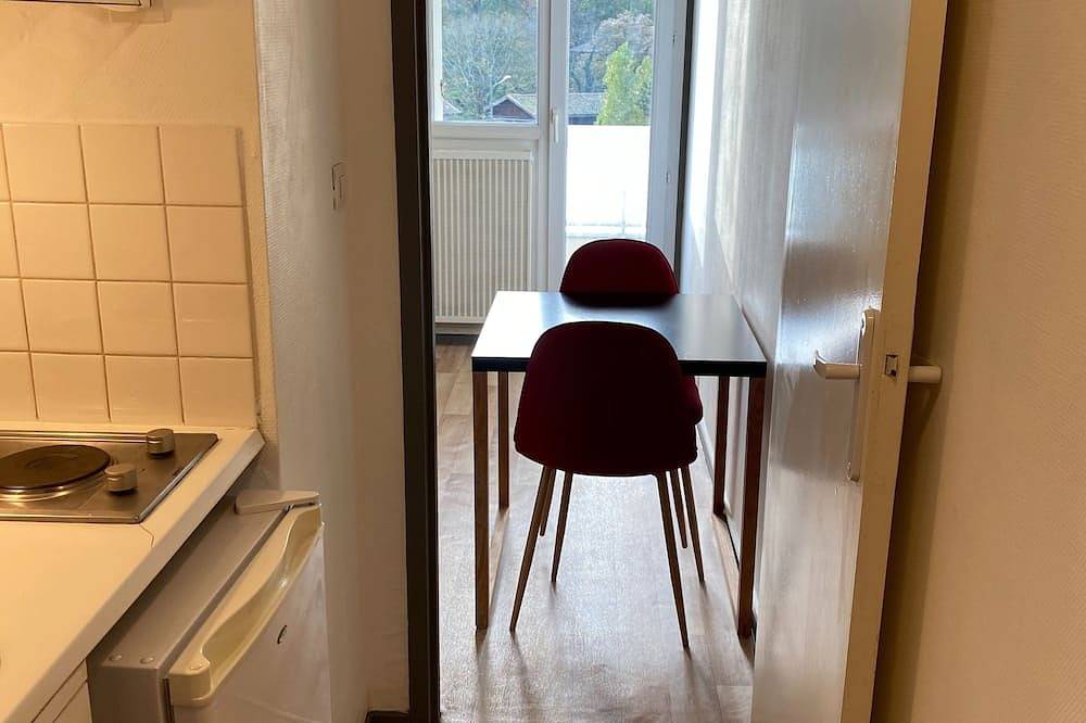 Studio Dans Résidence Calme Avec Parking in Gradignan, Bordeaux region