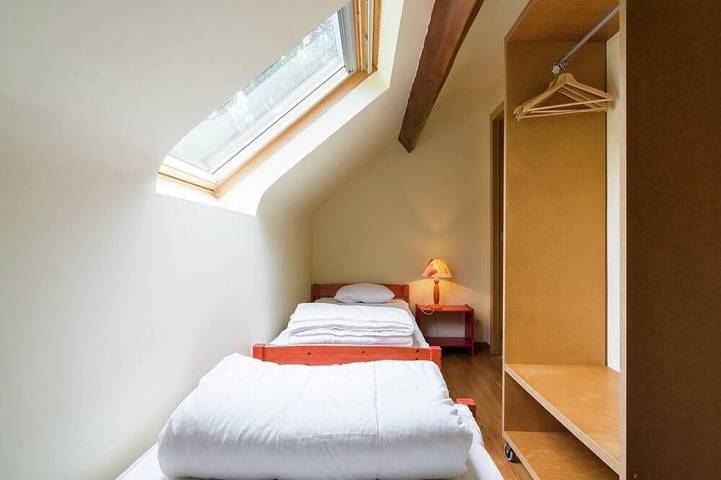 Gîte pour 8 personnes, avec jardin à Cerfontaine - 4