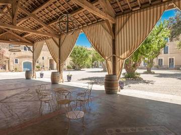 Gîte pour 2 personnes, avec terrasse et piscine à Salles-d'Aude