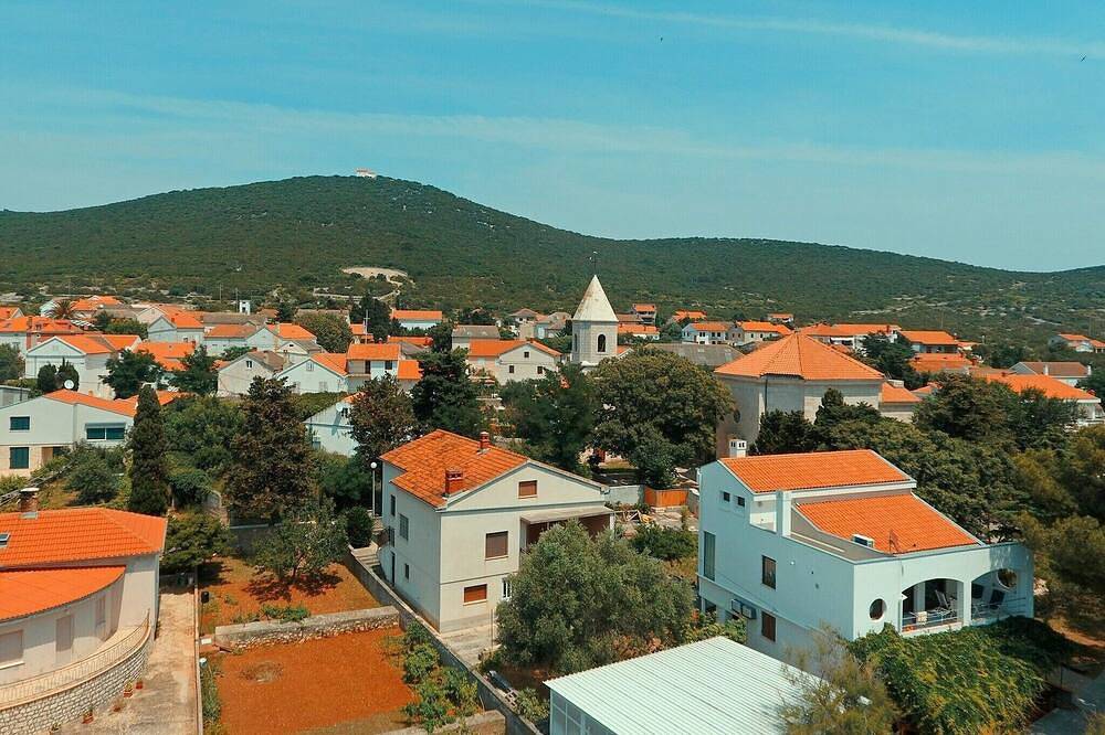 Ganze Wohnung, Ferienwohnung Đino,, Ist, hr in Zadar (Kommun), Otok Ist