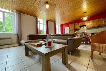 Gîte pour 6 personnes, avec jardin à Saint-Julien-Molhesabate