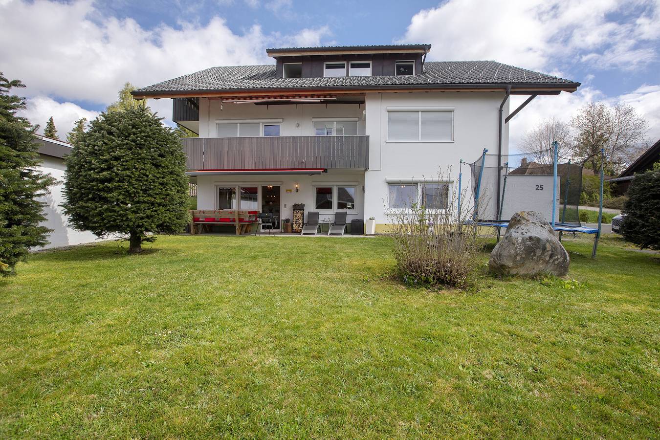Ganze Wohnung, Ferienwohnung 'Bäumchen' mit Bergblick, Gemeinschaftsterrasse und Wi-Fi in Höchenschwand, Südschwarzwald
