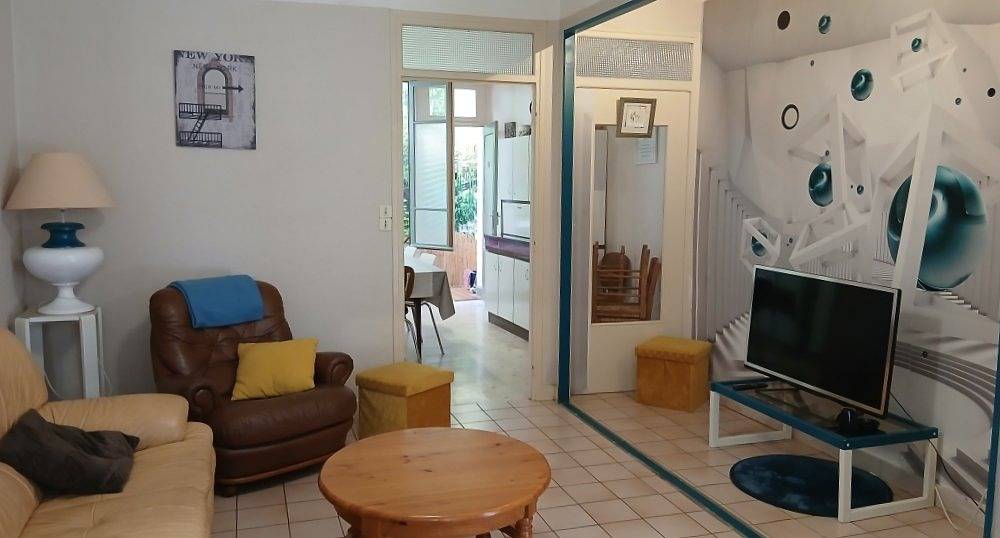 Logement, cure, grande maison de ville in Chaudes-Aigues, Région de Saint-Flour