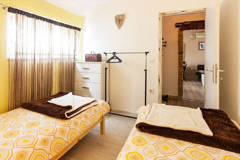 Acogedora casa de la piscina Tomas, cerca de Pula, con 2 dormitorios in Marčana, Costa sur de Istria