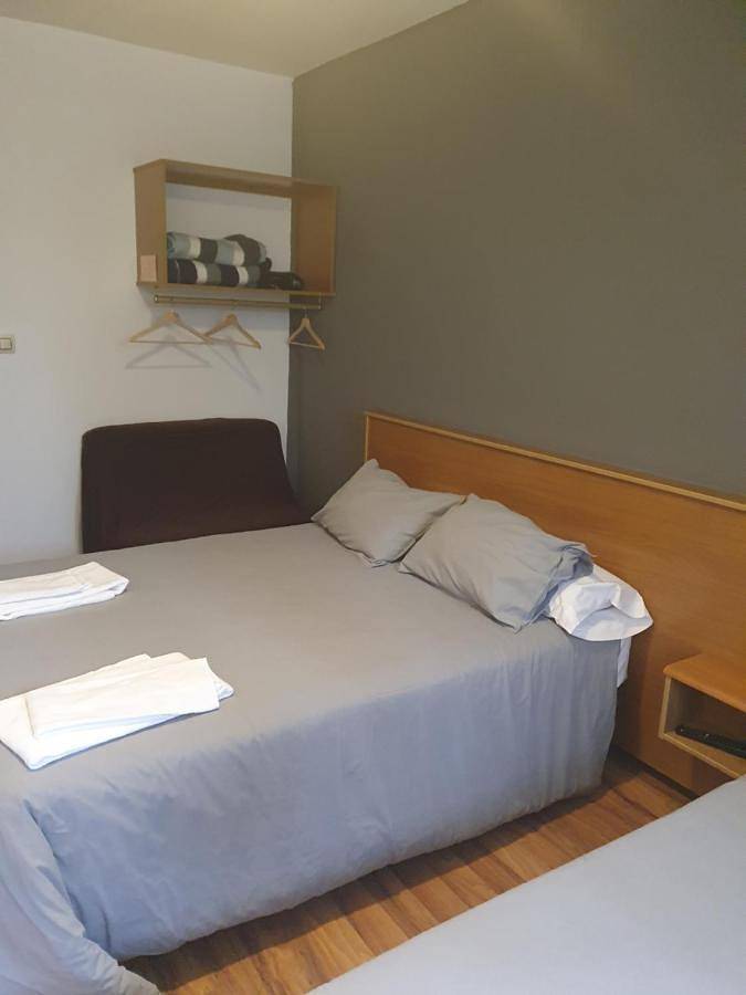 Standard Twin Room with Shared Bathroom in Lavacolla, Saint-Jacques-de-Compostelle